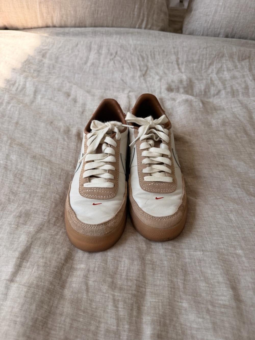 Nike Men’s Low-Top Sneakers in White and Brown with Red Accent